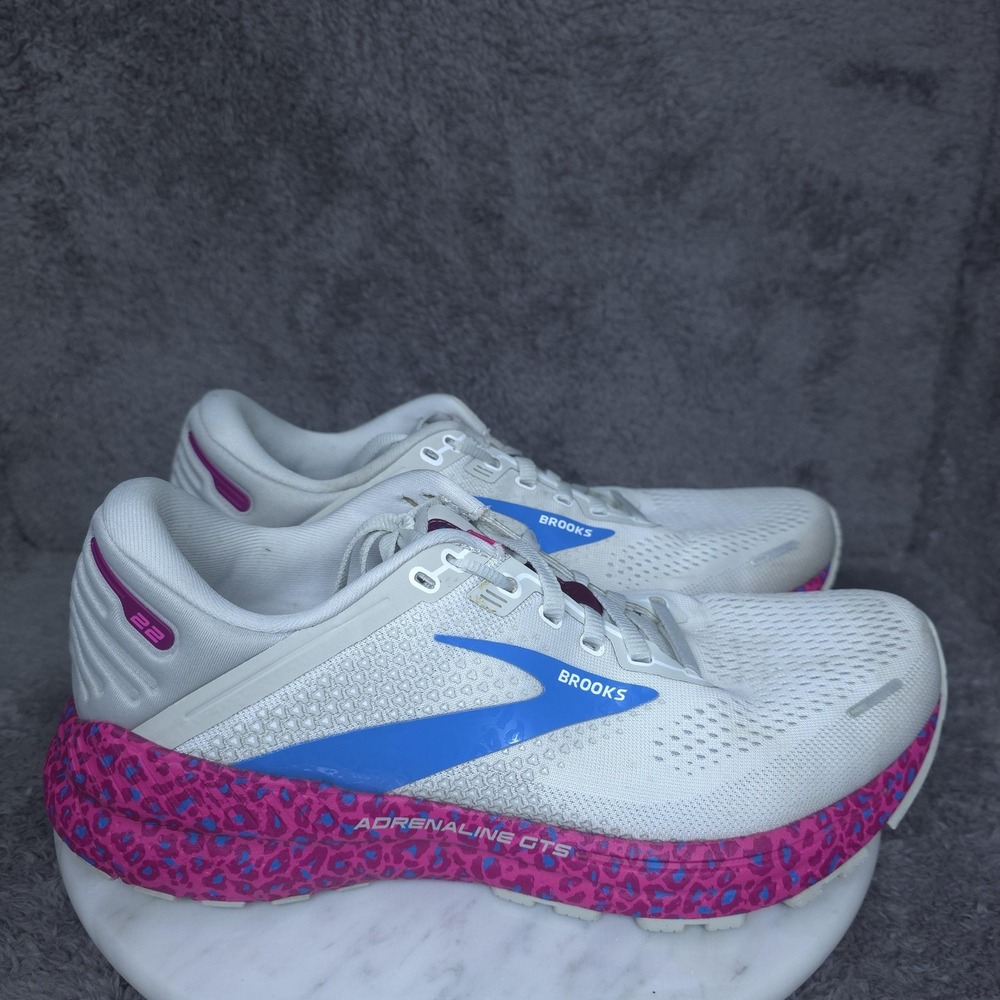 Brooks Adrenaline GTS 22 Shoes Womens Size 9.5 Animal Print Running 1203531B160